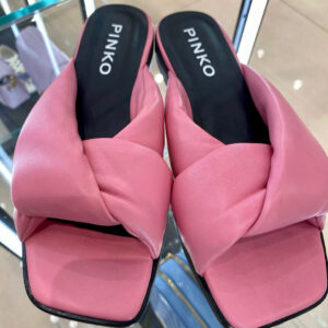 Różowe klapki Pinko