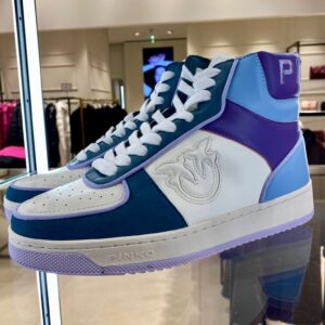 Niebiesko białe sneakersy Pinko