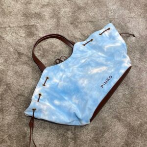 Niebieska materiałowa shopperka Pinko