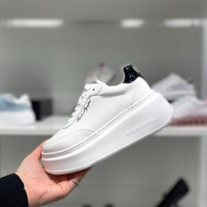 Białe sneakersy Karl Lagerfeld